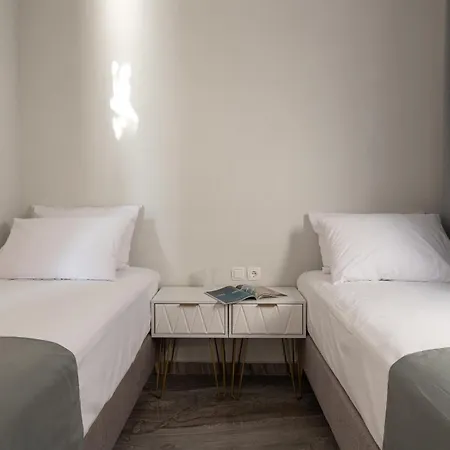 Amadeus Golden Toroni