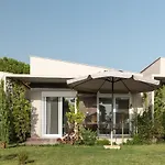 Amadeus Golden Villa *