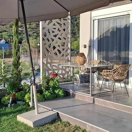 Amadeus Golden Villa *