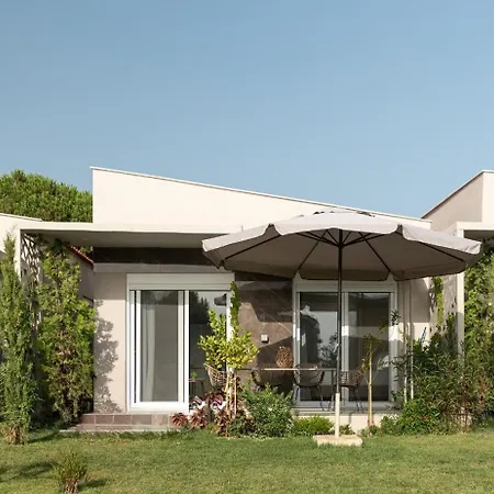 Amadeus Golden Villa *