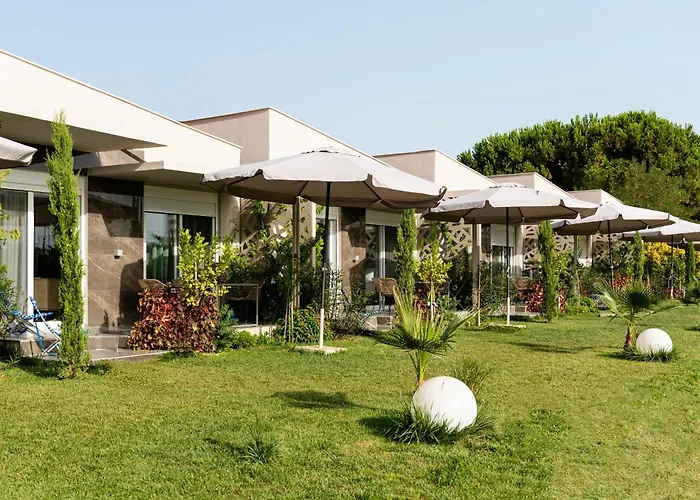 Amadeus Golden Villa *