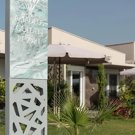 Amadeus Golden Villa *
